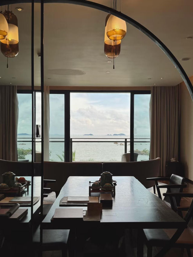 珠海鳳凰灣悅椿酒店｜泳池把海邊度假焊死🌊