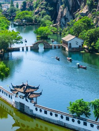 I thought Suzhou and Hangzhou were already beautiful enough, until I visited Shaoxing