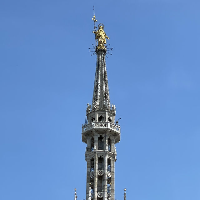 【イタリア ミラノ】ドゥオーモ (ミラノ大聖堂) ⛪️ 【イタリア ミラノ】ドゥオーモ (ミラノ大聖堂) ⛪️