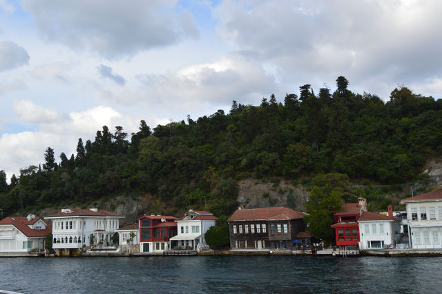 The Essential Strait Experience