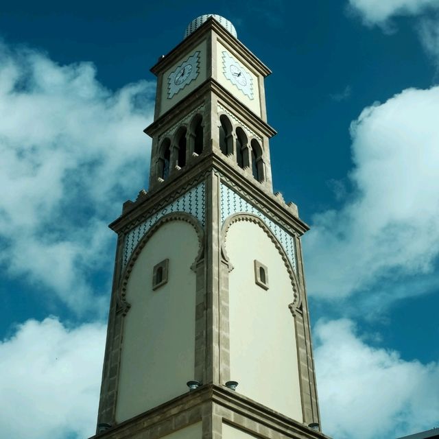 Casablanca’s Architecture – Where Tradition Meets Modern Grace 🏛️🌆