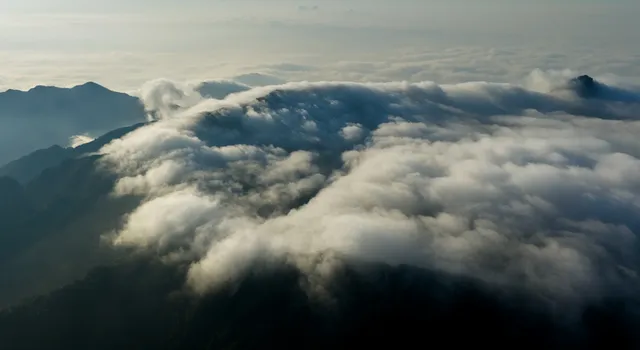 開車直達華東屋脊，黃岡山雲海確實壯觀！