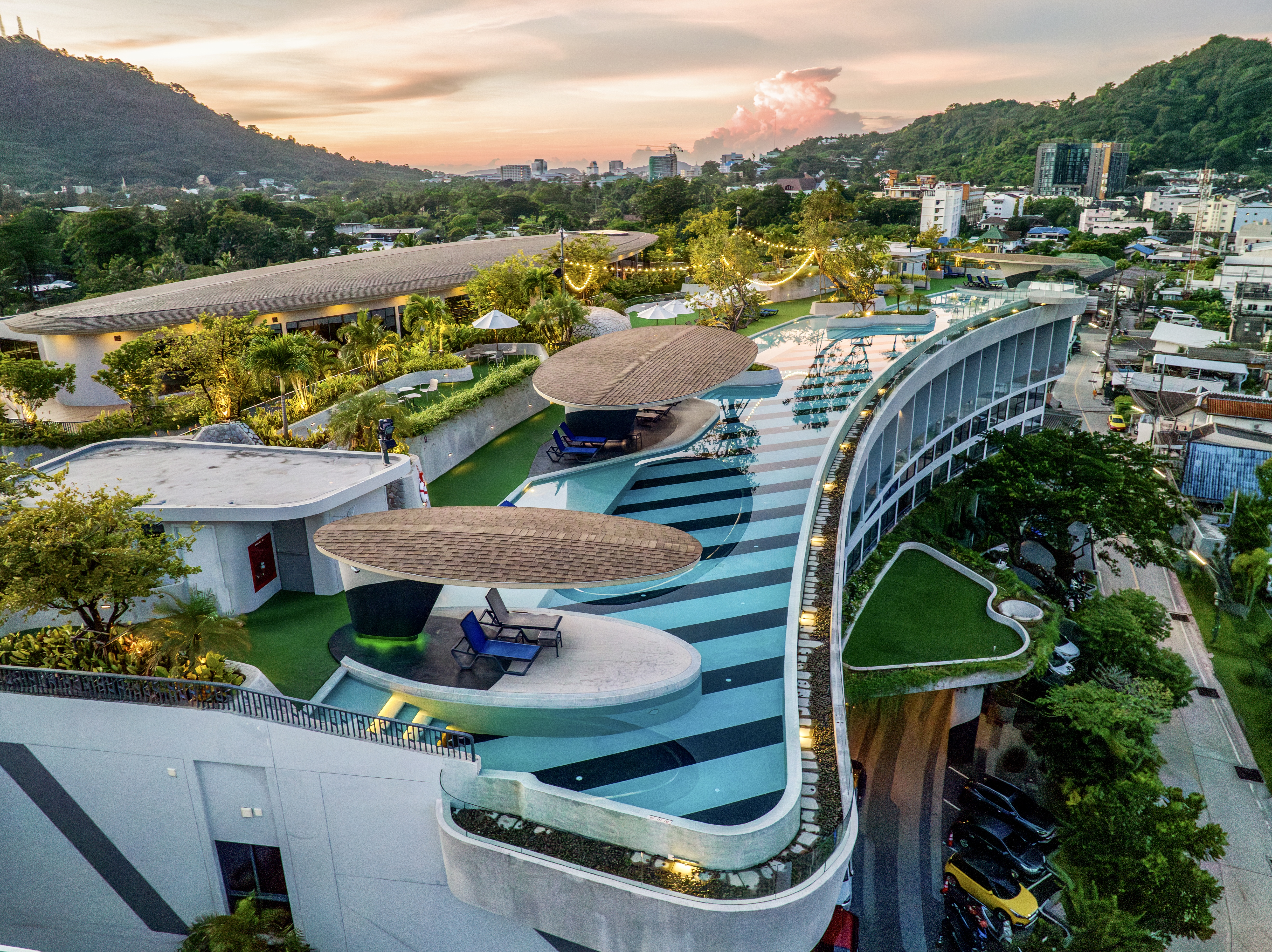 Homa Phuket Town is located in the heart of Phuket, boasting an unbeatable location! This stylish and upscale hotel is not only super convenient in terms of transportation but also pet-friendly, so you can bring your furry friends along for the trip! 🐾💕

🛍️ Central location for shopping and dining
Just a 5-minute drive to Central Festival Mall, Phuket Weekend Market, and Bangkok International Hospital! If you want to enjoy water activities at Patong Beach or experience the nightlife at Bangla Road, it's only a little over 10 kilometers away. Whether you prefer a quieter stay in the city or a lively time by the beach, the choice is yours! 🏖️🎉

🐕 Pet-friendly for a family vacation
This is one of the few upscale pet-friendly hotels in Phuket! No need to leave your furry friends at home; they can join you on vacation! For pet parents who can't bear to be apart from their pets, this is the perfect choice! 🐶❤️

🏊 Outdoor pool for relaxing under the sun
There's a large outdoor pool where you can swim, lounge on a deck chair, soak up the sun, and enjoy a cold drink, all while embracing the tropical vibes of Phuket. It's pure bliss! ☀️🍹

💪 Fitness center to stay active
Equipped with a full range of fitness facilities, you can keep fit even while on vacation. Have fun without worrying about gaining weight! 🏋️♂️

📍 Affordable city location, quieter and budget-friendly
Staying in the city means avoiding the crowds of tourists, saving money compared to beachfront accommodations, and still being conveniently located! Whether you want to explore the old town, visit markets to experience local culture, or head to the beach for some water fun, this is the perfect base! Only savvy travelers would choose this spot! 🗺️

Book your stay at Homa Phuket Town now and enjoy Phuket with your family and furry friends! 🌴✨