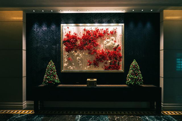 魔都外灘半島酒店超大聖誕樹已就位 魔都外灘半島酒店超大聖誕樹已就位