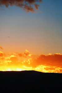 日照金山，雪山彩林，我在川西的油畫世界拍大片！