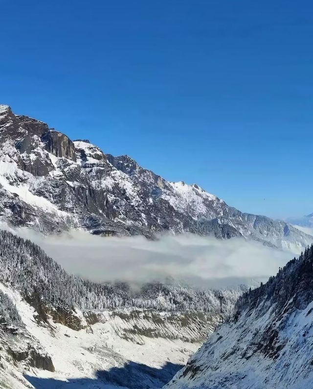 冬季治癒之旅，藏在私湯酒店裡的雪山禪意