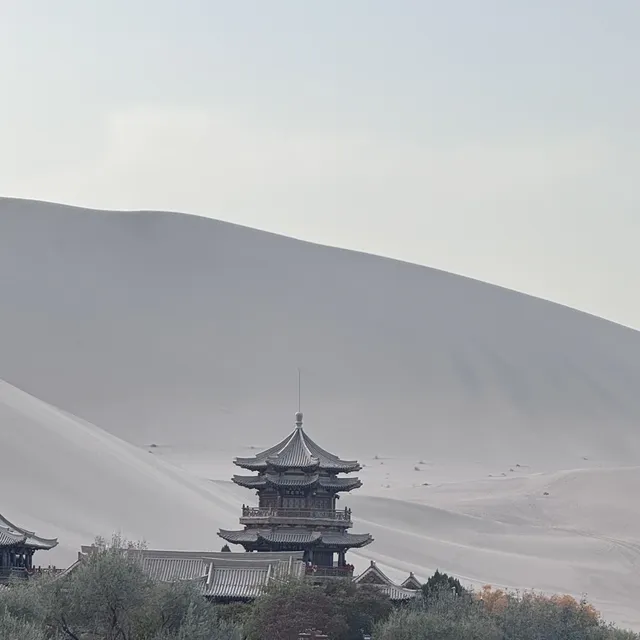 2人青甘大環線DAY 4莫高窟 鳴沙山 2人青甘大環線DAY 4莫高窟 鳴沙山