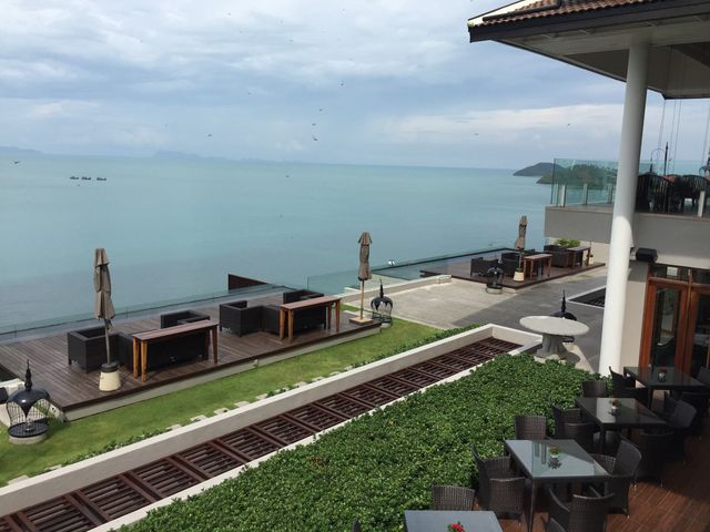 蘇梅島度假村：完美的海濱天堂   最近有幸去了一趟泰國蘇梅島，入住了蘇美島巴安達靈岩洲際度假