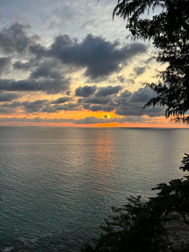 普吉島|鉑爾曼酒店，懸崖上的寧靜天堂