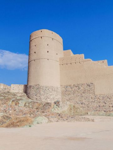 New Year's Multi-Country Tour Including Oman – This Guide Has It All
