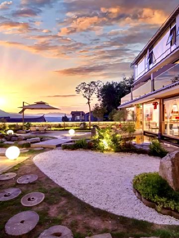 古い町並みの半山リゾート秘境、山里にあるデザイナーズホテルが息をのむ美しさ