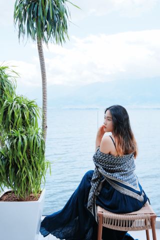 At Gugu Meimei · Pomegranate, where mountains, sea, and fireworks coexist