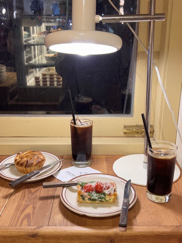 줄서서 먹는 미트파이 맛집, 잠실 ‘진저베어파이샵‘