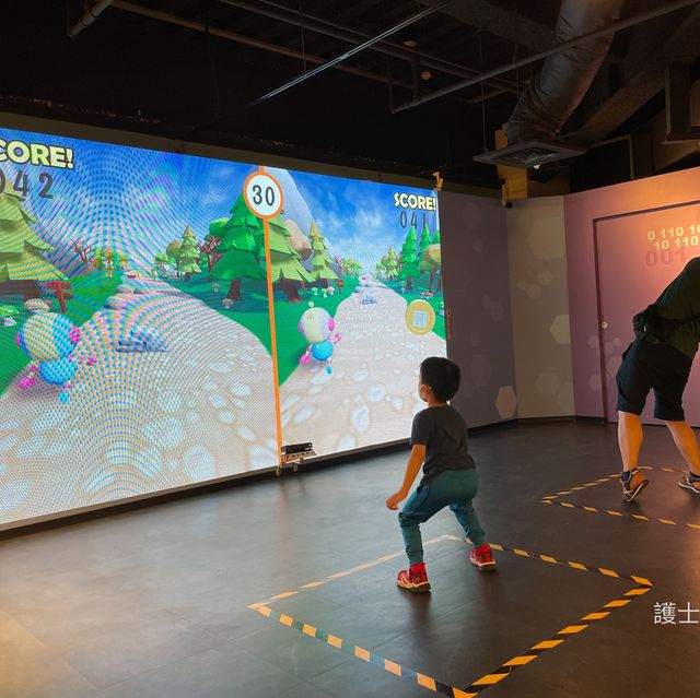 《台北科學教育館｜環型空中木橋》