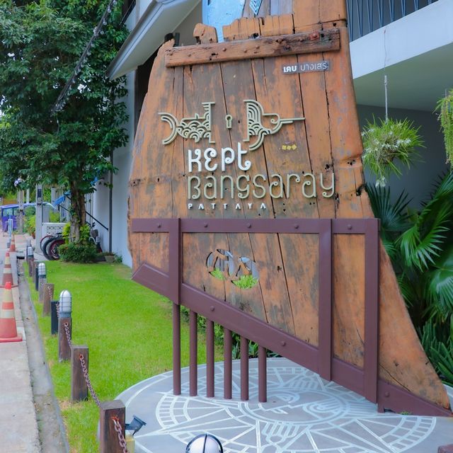 Kept Pier Cafe คาเฟ่กลางทะเล บางเสร่ จ.ชลบุรี