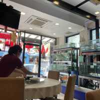 ภัตตาคารกุ้งมังกรเจ็ดสีสไตล์ฮ่องกง