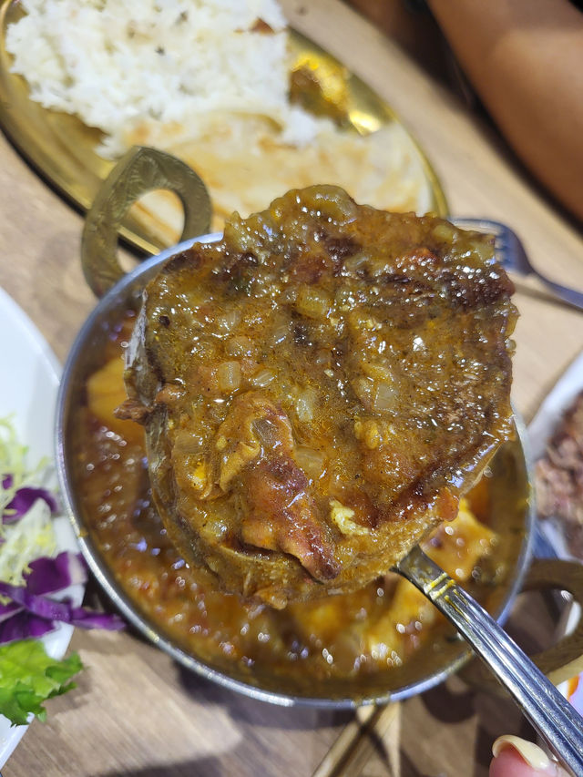元朗咖哩名物, 必點牛舌及羊架