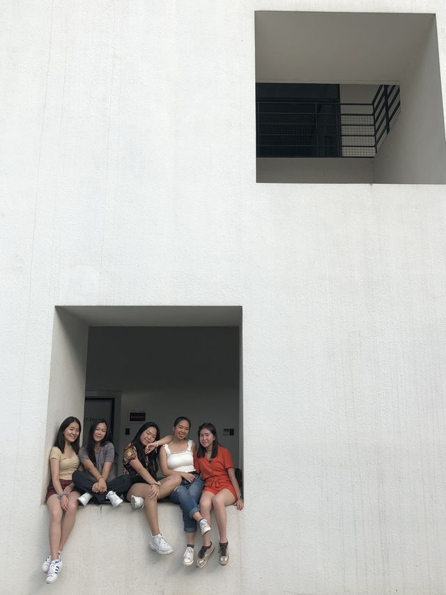Amazing White Building in Shenzhen University 🤍🦢