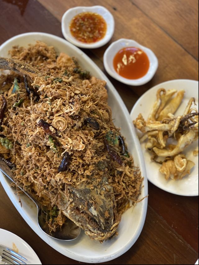 ร้านอาหารซีฟู้ด & คาเฟ่ บรรยากาศดี ริมทะเล จ.ระยอง