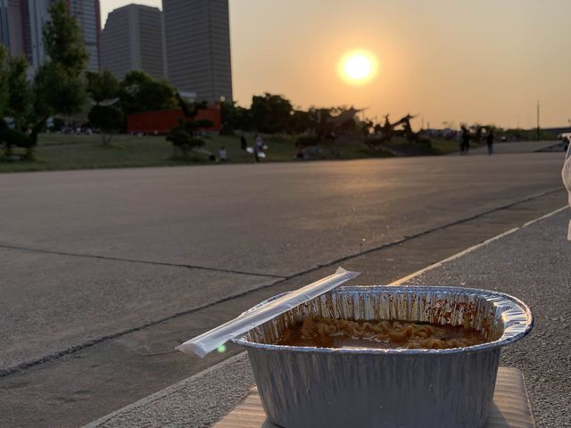 Enjoy the ramyeon with a view 