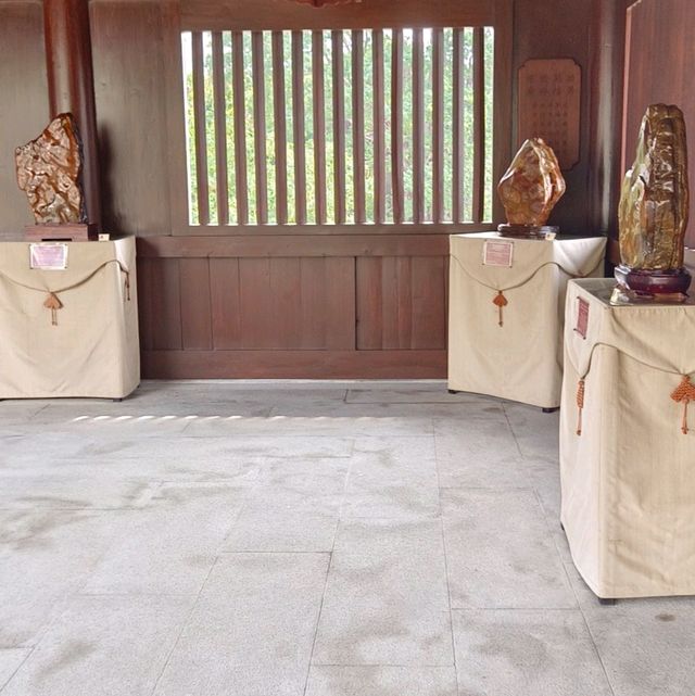 珍石展覽！大雄殿，觀音殿，藥師佛殿環立！氣象千字萬宙！