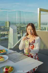 The Sky32 Restaurant 