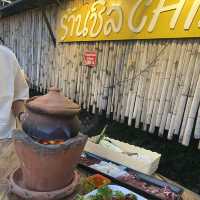 ร้านชิล chill ริมวัง หลังค่าย by เตี๋ยวดำ ลำปาง