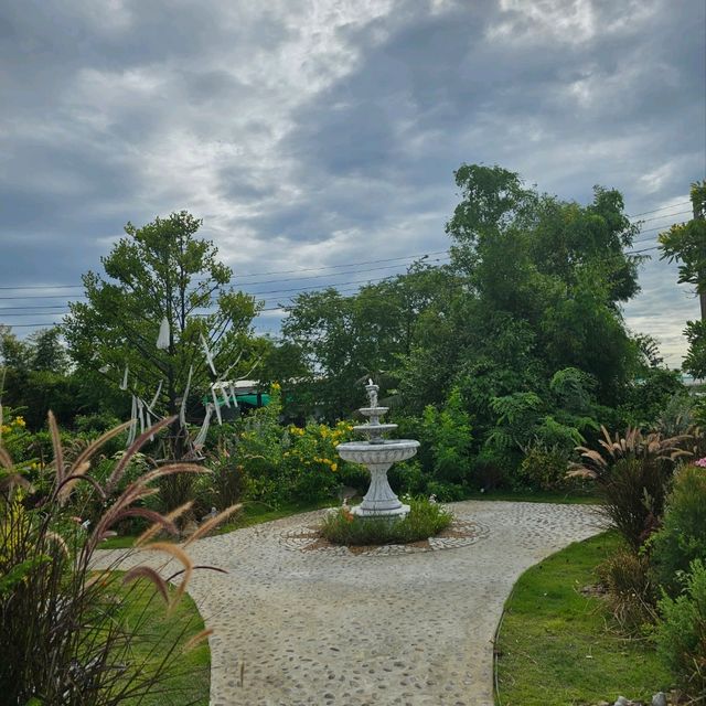 มีคุณ คาฟ่ บรรยากาศฟัาหลังฝน สวยสดชื่นมากๆ