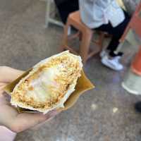 台北十份老街放天燈😍食花生卷冰淇淋🍦附上交通攻略～