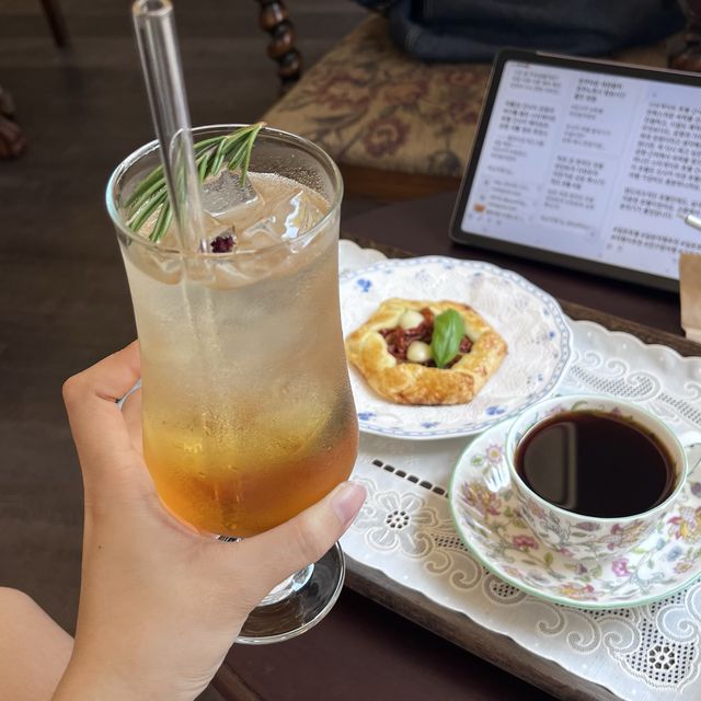 연남동인데 프랑스 온것같은 기분✨ 또또쿠진