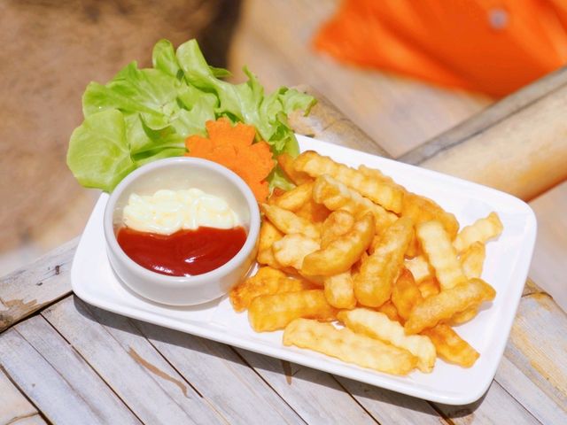 คาเฟ่ฟีลบาหลี โทนสีส้ม ใกล้หาดป่าตอง