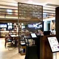 2+2 Cafe & Bar