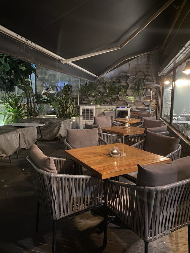 銅鑼灣：樓上高質cafe 