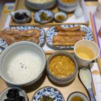 🦀蟹黃撈飯不是夢,白飯無限添,另免費送「望山楂」一枝!