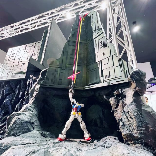 THE GUNDAM BASE TOKYO