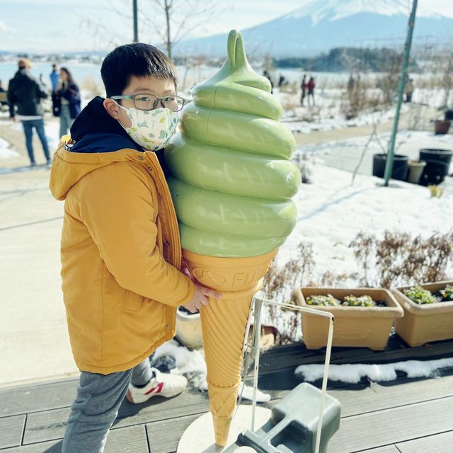 富士山｜河口湖大石公園🗻美味巨峰麝香葡萄冰淇淋