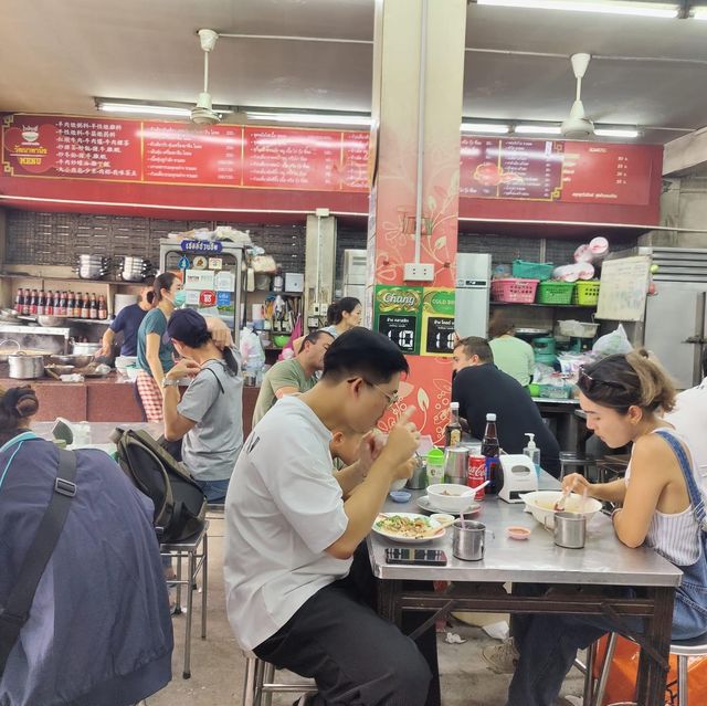 郭炎松 曼谷出名的牛羊粉