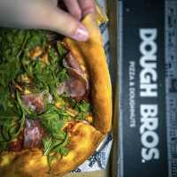📍香港佐敦｜Dough Bros · 新店速遞！🍕惹味多種pizza and doughnuts🍩