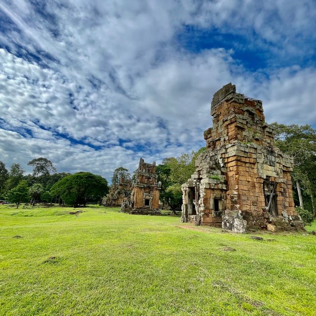 Prasat Suor Prat - the 12 Towers