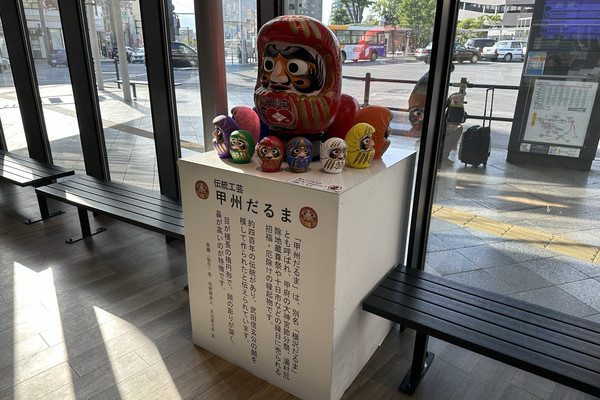 山梨・甲府。高速バスに路線バス、世界遺産関連の観光バスや