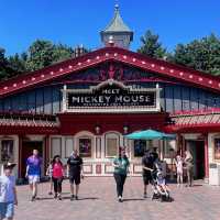 Meet Mickey Mouse privately at Disneyland