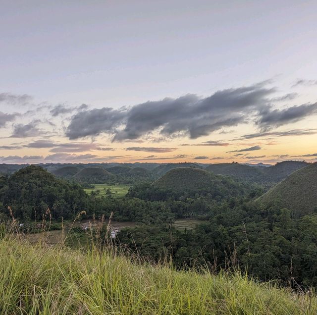 Sweet dreams above Chocolate Hills