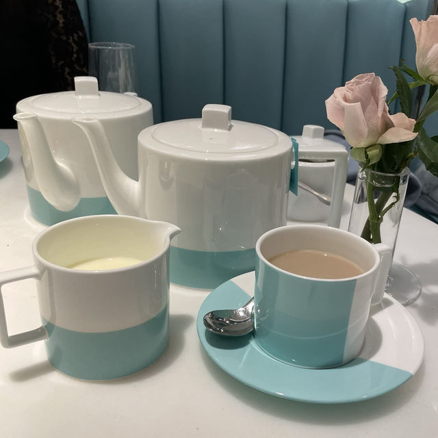 🇬🇧ティファニーで朝食を🩵 イギリスロンドンのTiffany Blue Box cafe💙