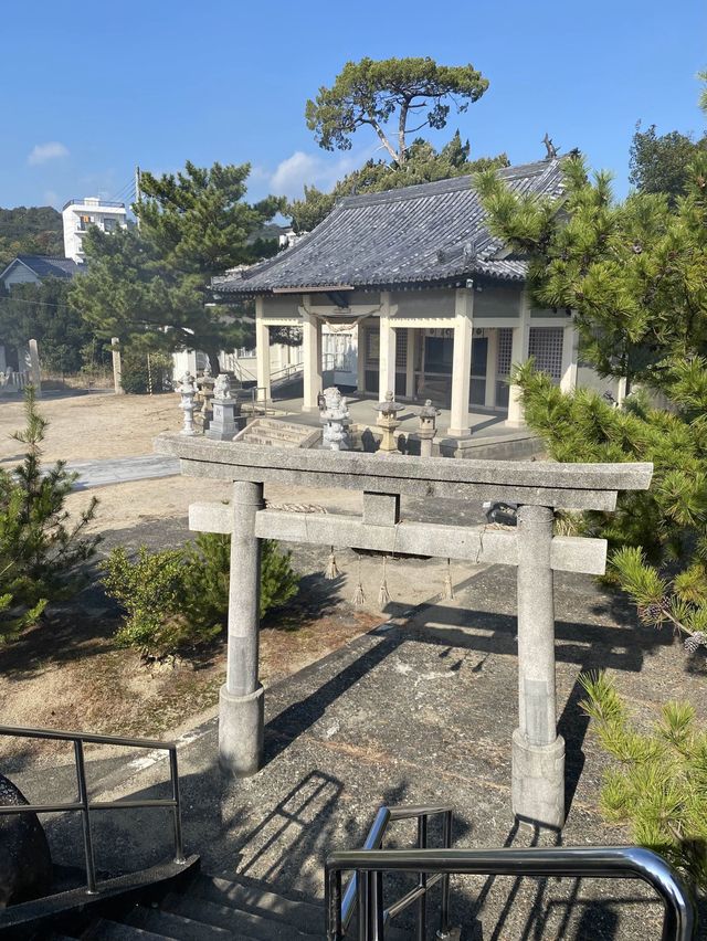 淡路島洲本の海岸に建つ住吉神社