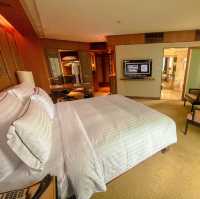 โรงแรมหรู กลางถนนวิทยุ Conrad Bangkok