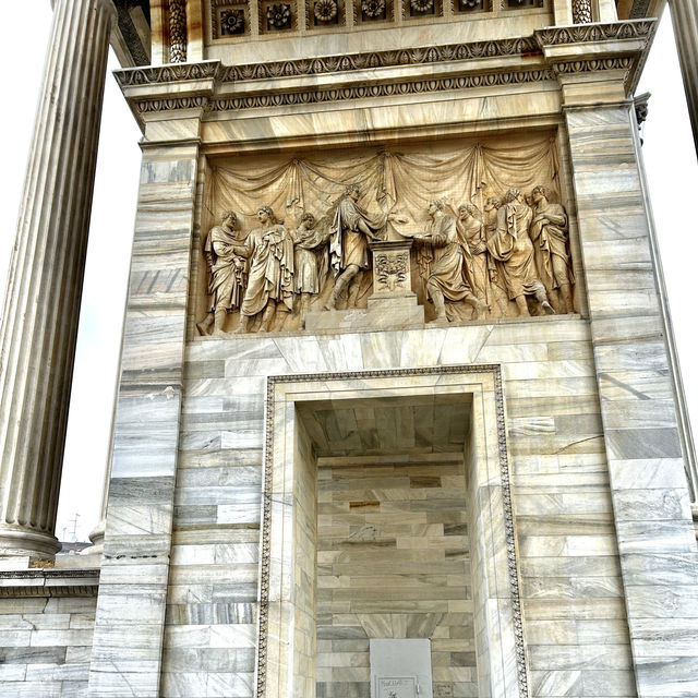 Neoclassical Arco della Pace in Milano🤍