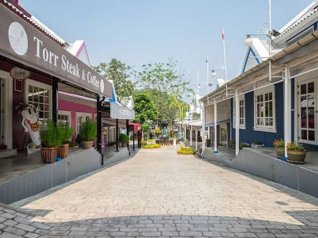 Brookside Valley & Strawberry Town จ.ระยอง