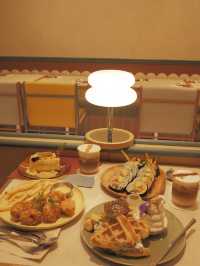 情侶打卡Cafe，甜品和韓式炸雞都出色