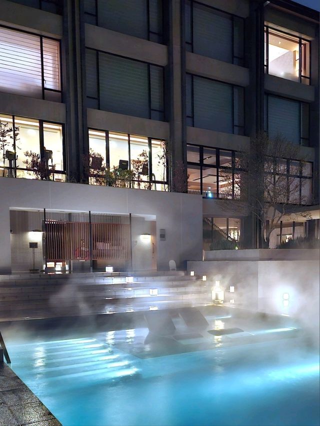 【京都】天然温泉の屋外プールを堪能！ステイしながら心身共にととのうホテル✨