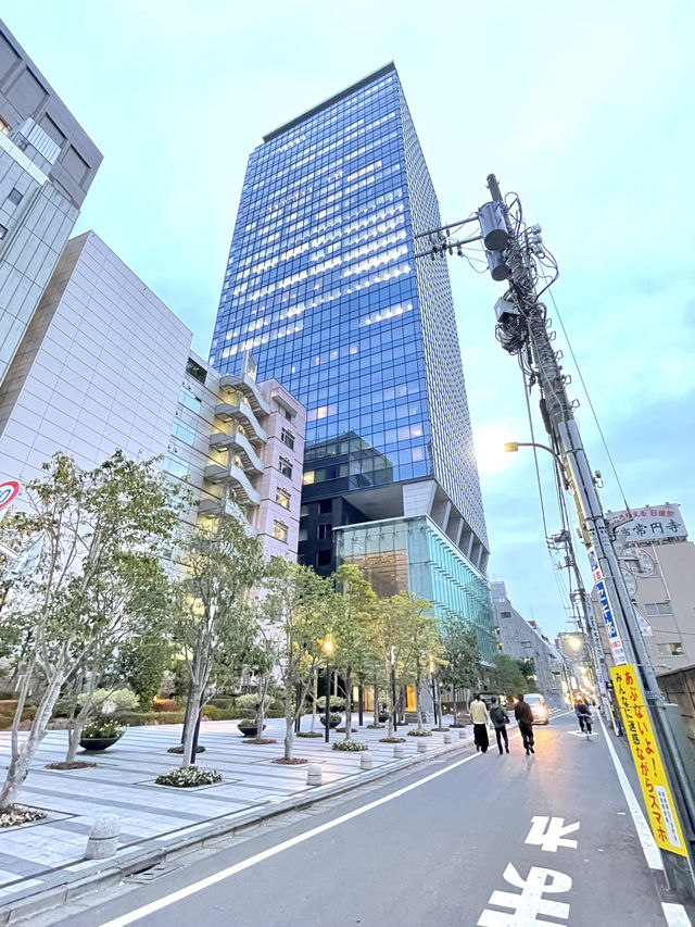 【新栄稲荷神社/東京都】西新宿の高層ビルに囲まれた神社